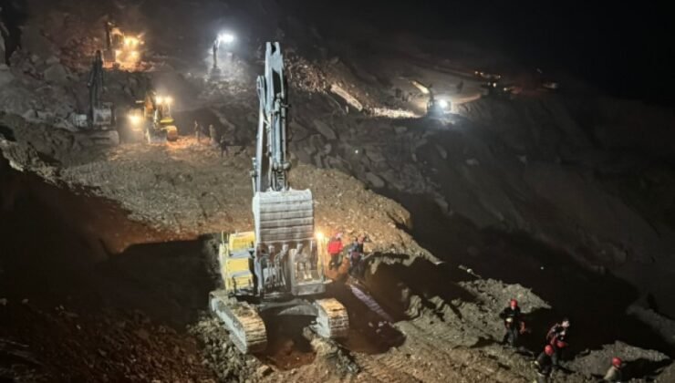 Göçük altında kalan kamyon şoförü için arama kurtarma çalışmaları yeniden başladı