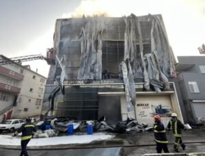 Kocaeli’de parfüm deposunda yangın: 6 can kaybı