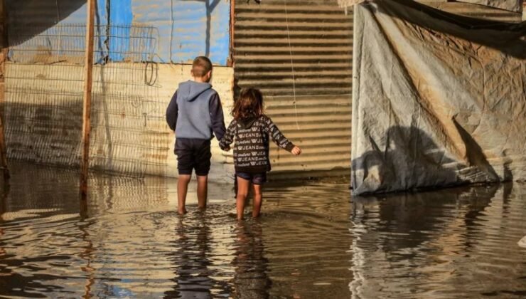 Gazze’de Çadırların Çoğu Kullanılamaz Hale Geldi: Aileler Hem Aç Hem Açıkta Kaldı
