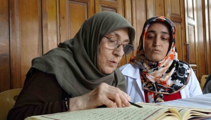 75 yaşındaki Fatma teyzenin Kur’an-ı Kerim öğrenme azmi