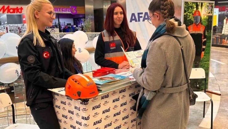 AFAD faaliyetlerini vatandaşlara açtıkları stant ile anlattı