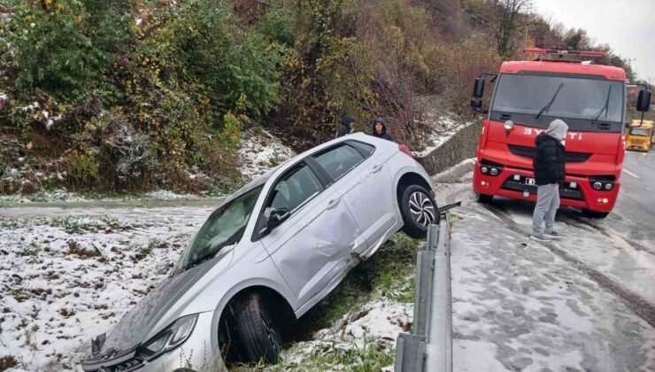 Alaplı’da otomobil yoldan çıktı
