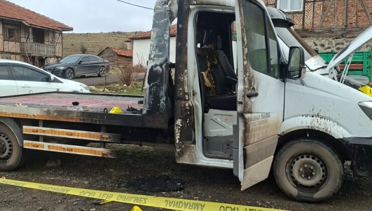 Ankara’da 4 araç kundaklandı: O anlar kamerada