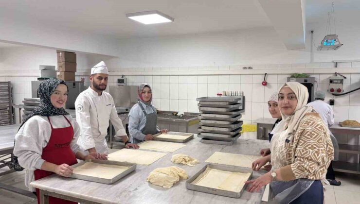 Ankara’da Hanım Evinde lezzetin ustalığı imalathanede öğretiliyor