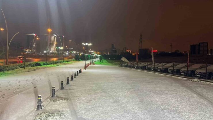 Ankara’da kar yağışı etkili oldu