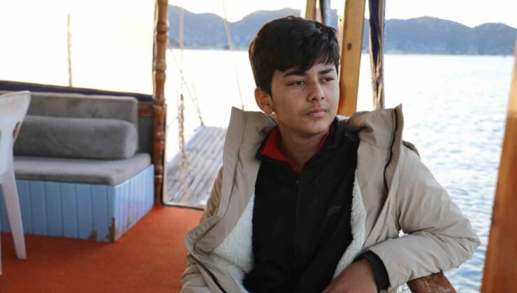 Antalya’dan eğitime yelken açan tekne, bir çocuğun hayallerini taşıyor