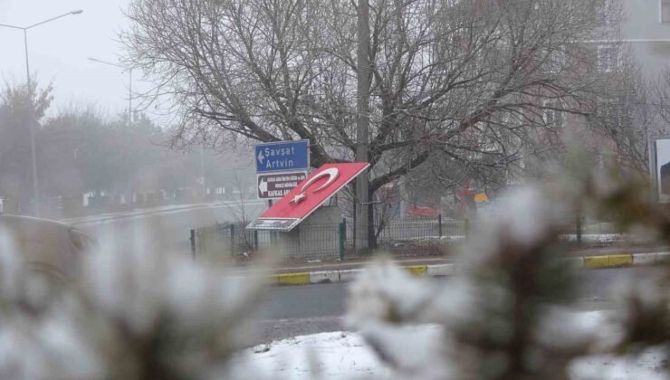 Ardahan eksi 15 dereceyle buz kesti