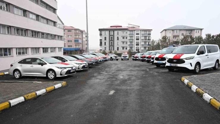 Ardahan’da emniyete tahsis edilen 20 yeni araç törenle hizmete alındı