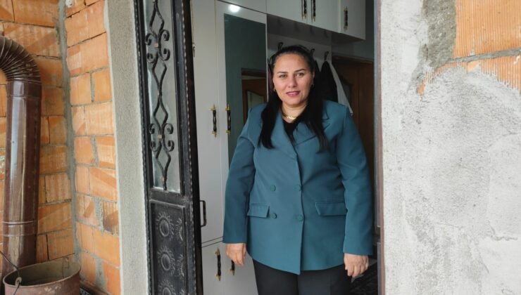 Aydıncık ilçesinin tek kadın muhtarı, köyünün sorunlarını tek tek çözüyor