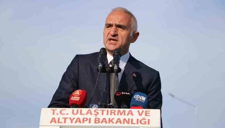 Bakan Ersoy: “Asdendos, Phaselis, Olympos ve özellikle Side antik kentlerinde yürüttüğümüz çalışmalarla tüm dünyanın gıpta ile baktığı bir noktaya geldik”