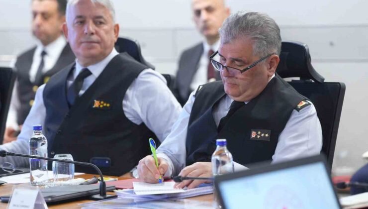 Bakan Yerlikaya: “Yeni yıl tedbirlerine ilişkin hazırlık ve koordinasyon toplantımızı gerçekleştirdik”