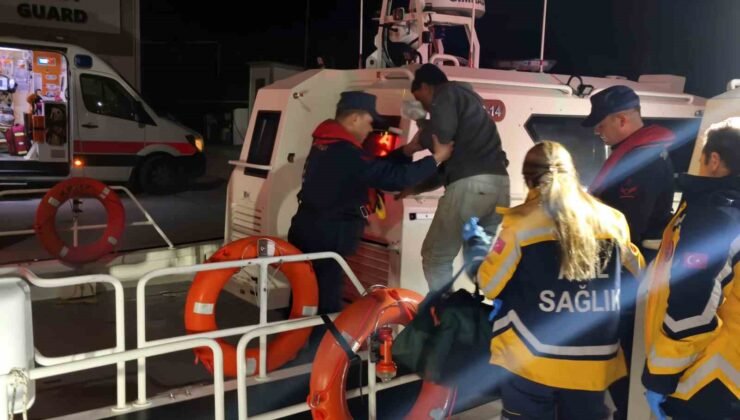 Balıkçı teknesinde yaralanan vatandaşa Sahil Güvenlikten tıbbi tahliye