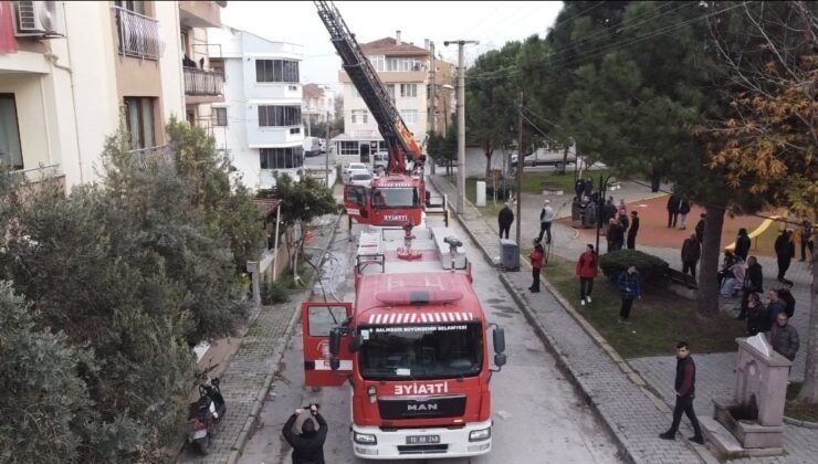 Balıkesir’de çatı yangını