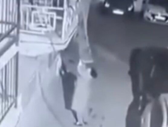 Balkondaki halıyı çaldı