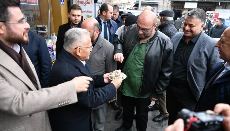 Başkan Büyükkılıç’tan Camikebir’de Gönül Belediyeciliği Buluşması