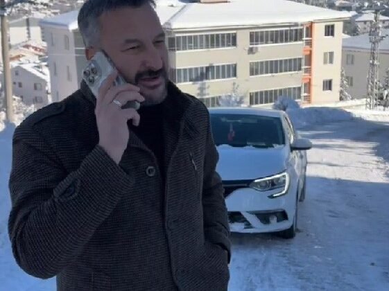 Başkan yolda kaldı, kendini eleştirdi