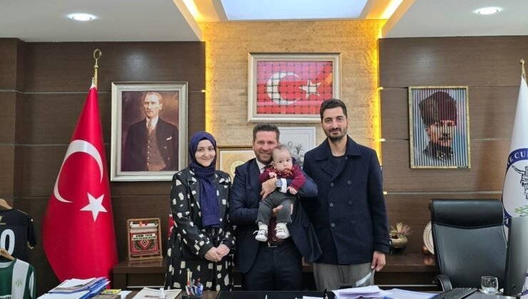 Başkanı Tatık makamında SMA hastası Kerem bebeği ağırladı