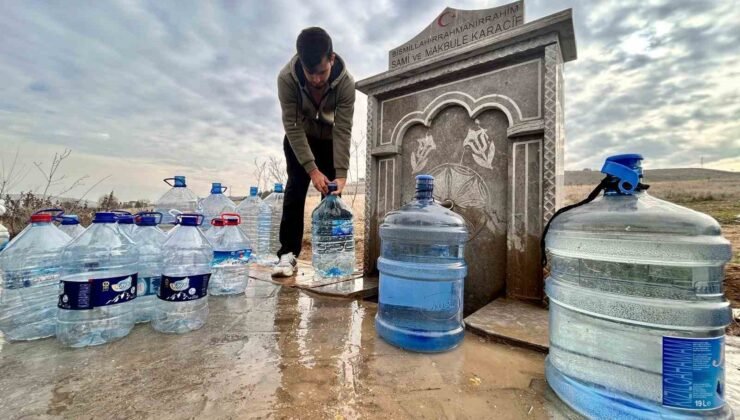 Başkentte su kesintisi yaşayan vatandaşlar ihtiyaçlarını çeşmeden gideriyor