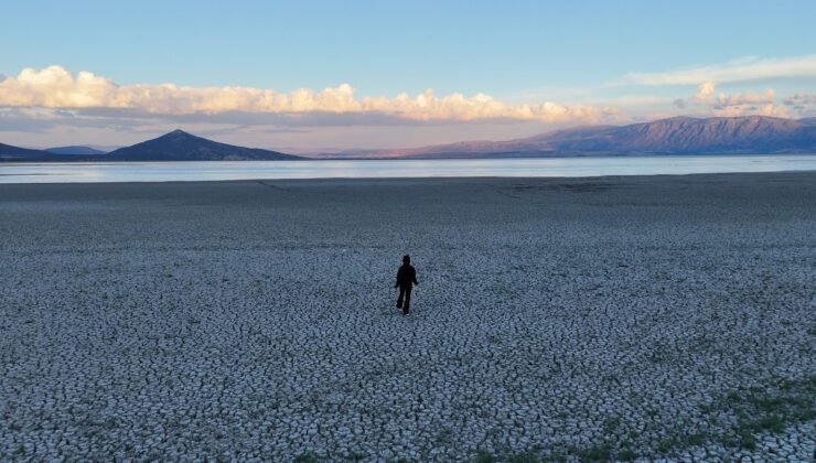 Batı Akdeniz göllerinde tehlike çanları: Burdur Gölü son 50 yılda su hacminin yarısını kaybetti
