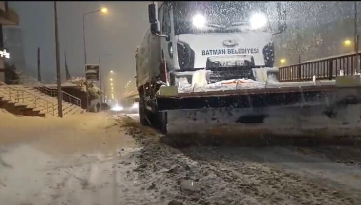 Batman’da yoğun kar yağışı sürücülere zor anlar yaşattı