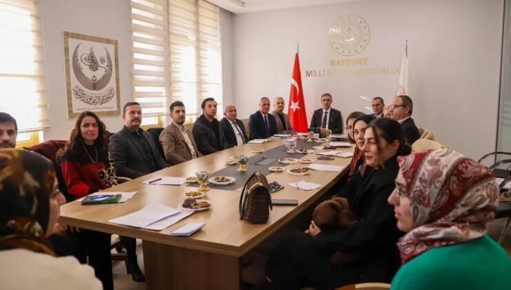 Bayburt’ta birleştirilmiş sınıf öğretmenleriyle değerlendirme toplantısı yapıldı