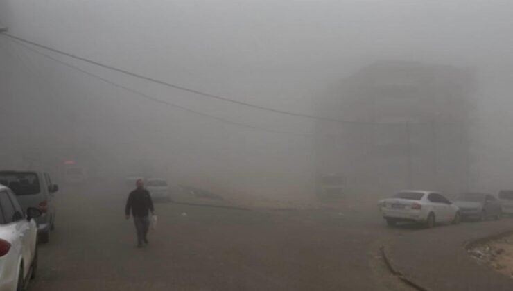 Besni’de yoğun sis ve sağanak yağış hayatı olumsuz etkiledi
