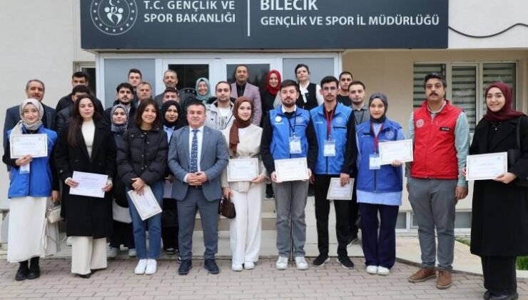 Bilecik’te gönüllü gençlere teşekkür belgeleri takdim edildi