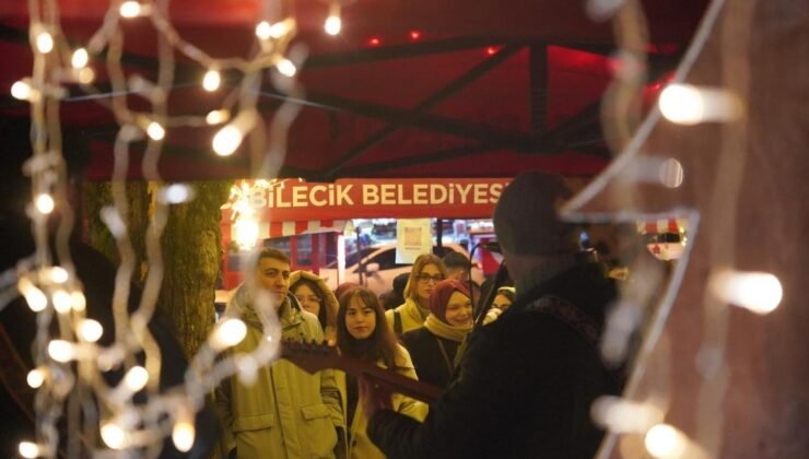 Bilecik’te yeni yıl coşkusu Sanat Sokağı’nda konserlerle yaşanıyor