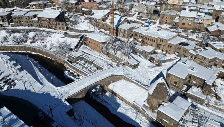 Bitlis’te karla gelen güzellik