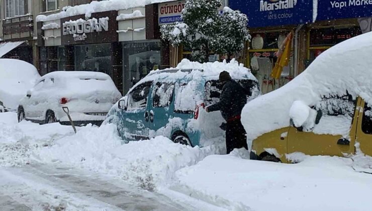 Bolu’yu kar esir aldı: “Hiç kimse panik yapmasın”