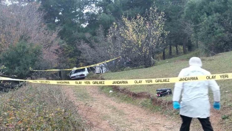 Boşandığı eşini otomobilde vurup canına kıydı