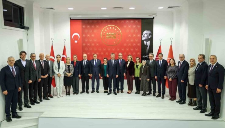 CHP Genel Başkanı Özel: “Cumhurbaşkanlığı Aday Ofisimizin temel gündemi, ekonomik ve sosyal krizdir”