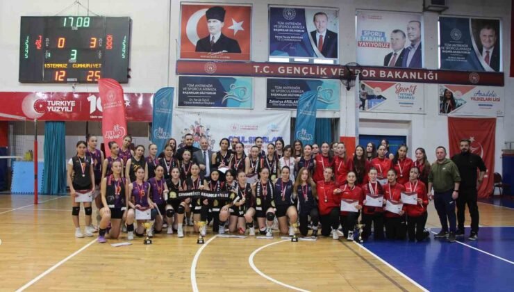 Cumhuriyet Anadolu Lisesi şampiyon