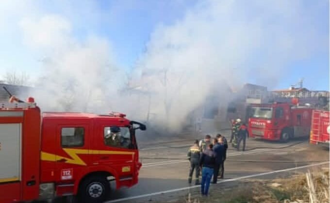 Denizli’de iş yerinde çıkan yangın korkuya neden oldu