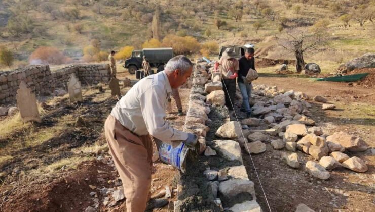Derecik’te vefa örneği: Şehit mezarlıkları yeniden yapıldı