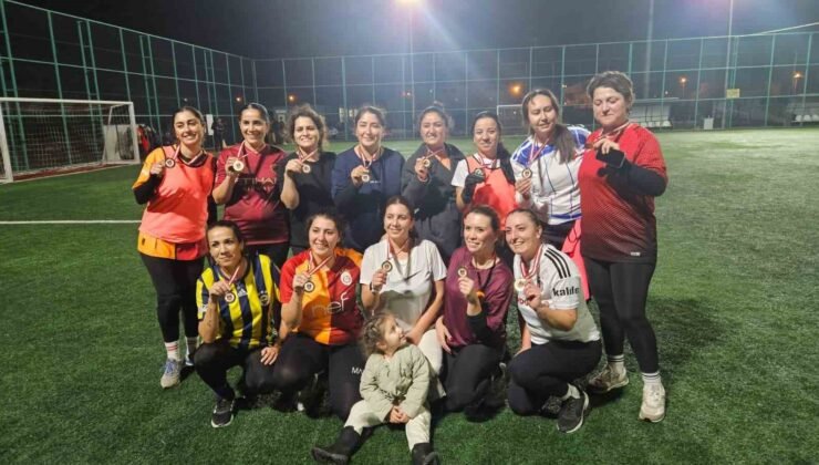 Didim’de anneler sahaya indi