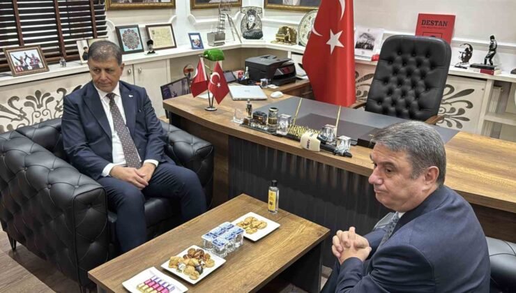 ’Çıplak ayak’ eylemine Başkan Cemil Tugay’dan yanıt