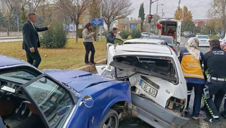 Elazığ’da 4 araçlı zincirleme kaza: 1 yaralı