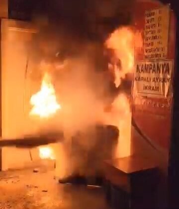 Elazığ’da yanan işletmenin yardımına esnaf yetişti