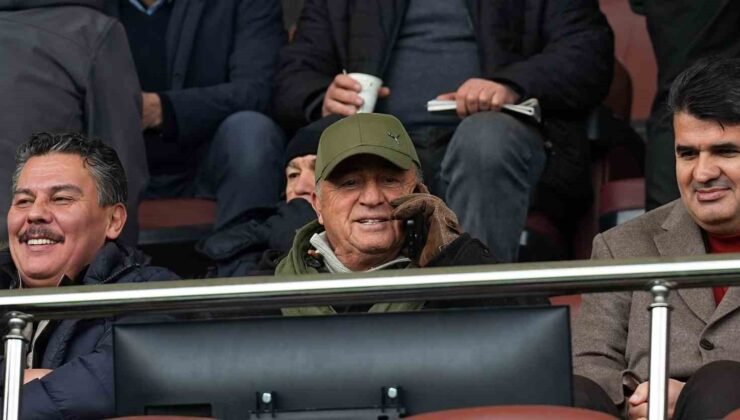 Fatih Terim, Sarıyer – Bodrum FK maçını tribünden izledi