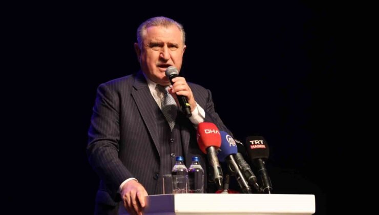 Gençlik ve Spor Bakanı Bak: “Savunma sanayisinde her alanda yatırım yapan bir Türkiye var”