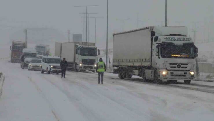 Gercüş’te Ayrancı geçidi ulaşıma açıldı