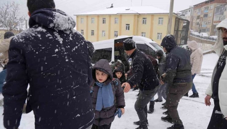 Gümüşhane’de kar esareti