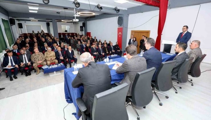 Güroymak’ta “İlçe Koordinasyon, İstişare ve Muhtarlar Toplantısı” düzenlendi