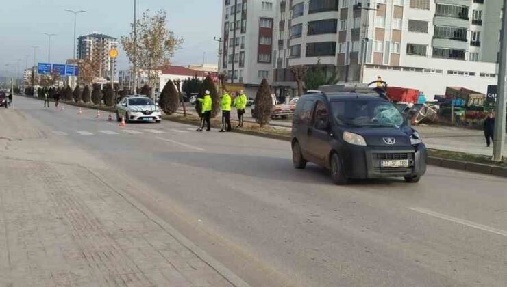 Hafif ticari aracın çarptığı yaya hayatını kaybetti