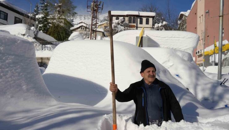 İlçeler kara gömüldü, ortaya çıkan manzara şaşırttı
