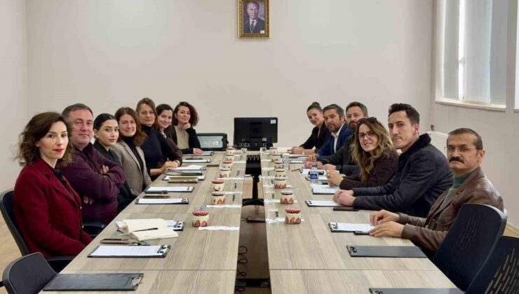 İletişim Fakültesi öğrencileri için sektör odaklı eğitim masaya yatırıldı