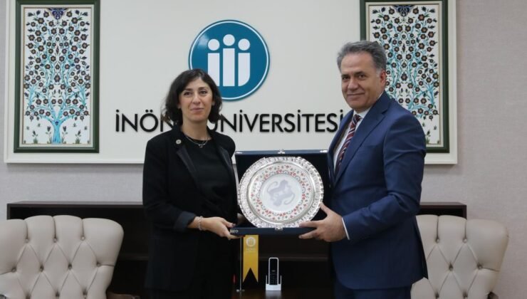 İsmet İnönü’nün torunu Zeynep Bilgehan’dan Rektör Akpolat’a ziyaret