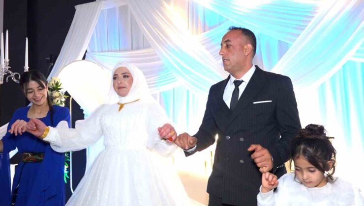 Kaçarak evlendiler, 14 yıl sonra rüya gibi bir düğünle hayallerini tamamladılar