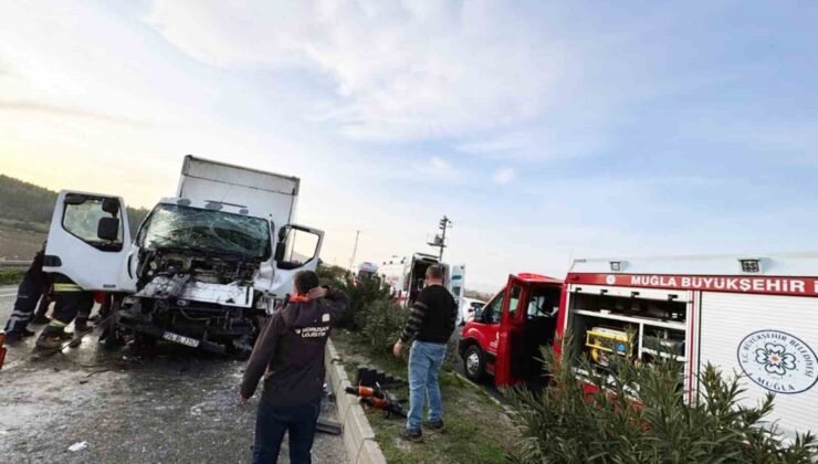 Kamyonette sıkışan iki kişi kurtarıldı